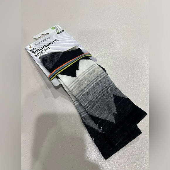 Smartwool Kids' Medium Ski Light Cushion Over The Calf Socks Black Grey NWT - Picture 1 of 7